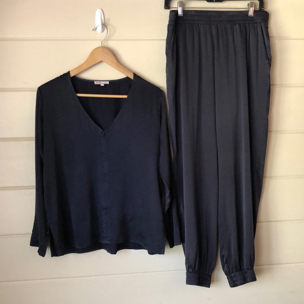 Mijo by Michelle Jonas Silk Set Size Small